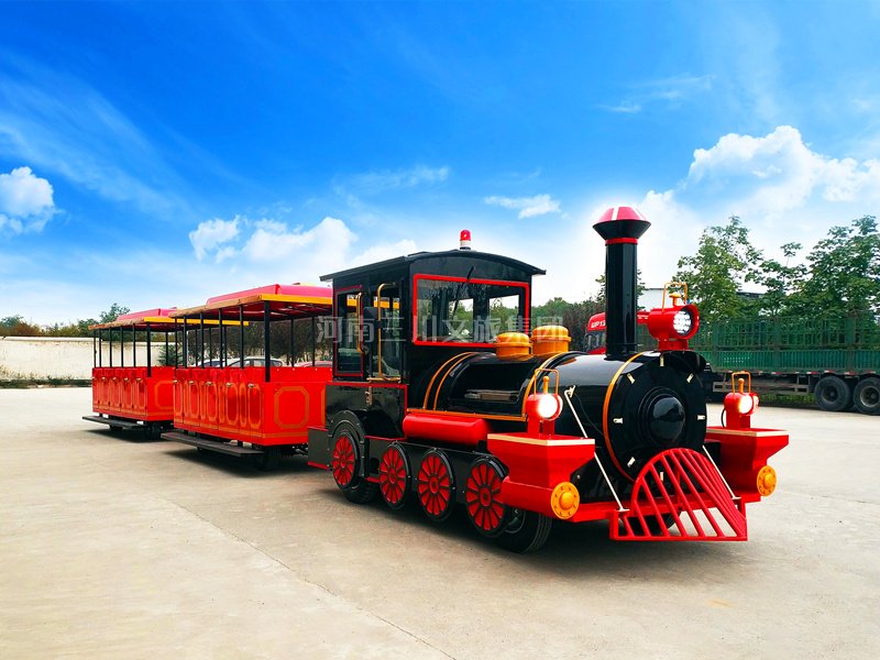 观光小火车大大提高了景区游客流动效率